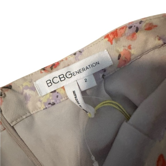 NWT Women's BCBGeneration multicolored Pink floral mini skirt size 2 - Picture 4 of 6